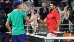 Djokovic, altro che ritiro, l’avvertimento a Sinner e Alcaraz: “Obiettivo Los Angeles 2028”. Poi il terribile retroscena sugli esordi