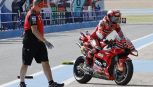 MotoGP libere Mugello: Bagnaia fatica, gesto di stizza ai box. Bezzecchi vola, Marquez 4°. Marini fissa il rientro