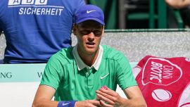 Sinner sconfitto da Sabalenka: la sfida speciale, Cahill e Vagnozzi ne fanno le spese. Lopez, previsione su Jannik e Alcaraz