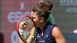 Paolini inedita, interviene la supervisor dopo una litigata con l’arbitro: poi batte Fernandez e si sblocca sull’erba