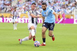 Juventus, Koopmeiners e Vlahovic segnano ma non evitano ko e bufera: quante critiche