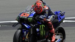 MotoGP Assen: Quartararo una pole del Diablo, Bagnaia secondo davanti ad Alex e Marc Marquez