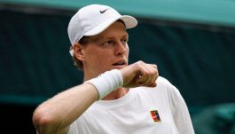 Sinner resta criptico: "L'addio di Panichi e Badio deciso da tempo". Djokovic sorpreso: "Loro sono professionisti top"