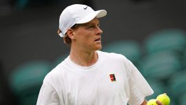 Sinner, Roddick critico dopo l’addio a Panichi e Badio: “Che errore prima di Wimbledon”. Bertolucci: 'Non lo dirà mai'