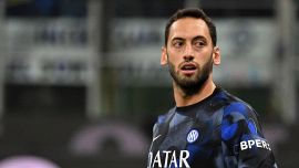 Inter, Calhanoglu ha chiesto la cessione: “Fatemi tornare a casa”. All-in su Nico Paz, Inzaghi vuole Acerbi