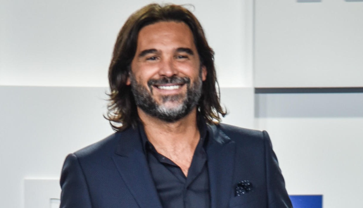 https://wips.plug.it/cips/sport.virgilio.it/cms/2025/06/italia-lele-adani.jpg