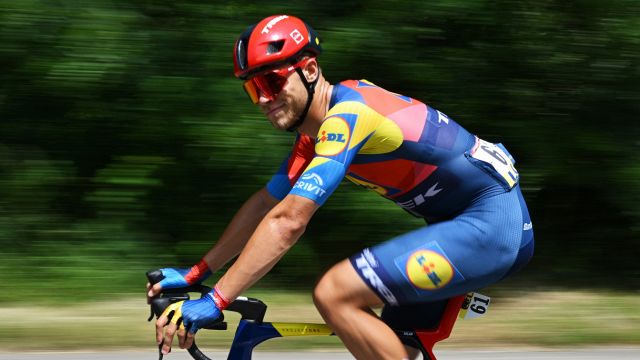 Campionati italiani, la favola di Conca: le lacrime dopo il traguardo. Milan pensa in "giallo", Ganna preoccupa