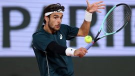 Musetti più forte delle provocazioni di Rune: vola ai quarti del Roland Garros e trova Tiafoe