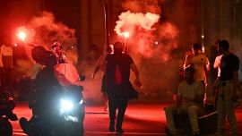 Psg-Inter, follia a Parigi: morti e 500 arresti. A rischio la festa agli Champs Elysees