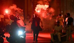 Psg-Inter, follia a Parigi: morti e 500 arresti. A rischio la festa agli Champs Elysees
