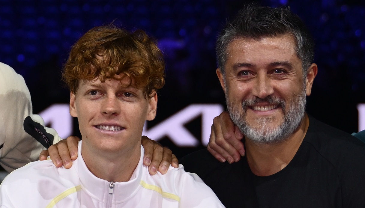 https://wips.plug.it/cips/sport.virgilio.it/cms/2025/06/sinner-badio.jpg