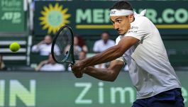 ATP Halle, Sonego sfiora l'impresa contro Zverev: il tedesco vince in rimonta al terzo, ma quanti rimpianti