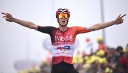 Tour de France, 19a Tappa: Arensman, ancora tu! Bis davanti a Vingegaard che regola Pogacar. Milan blinda la verde