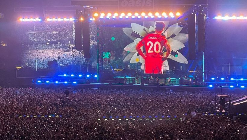 Diogo Jota, l’omaggio commosso degli Oasis al concerto e lo strazio della moglie