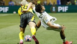 Borussia Dortmund-Monterrey, moviola: Il Var salva i tedeschi, l’arbitro ignora le risse