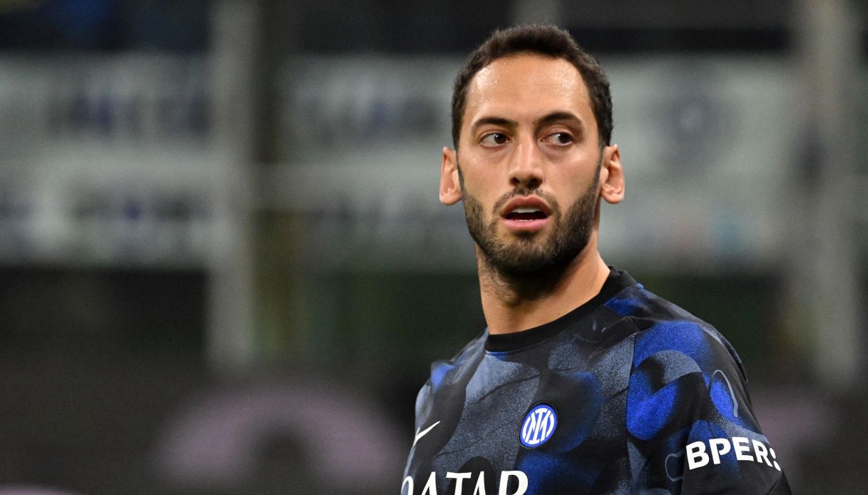https://wips.plug.it/cips/sport.virgilio.it/cms/2025/07/calhanoglu-1.jpg