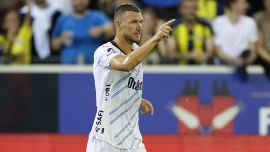 Fiorentina, Dzeko l'immortale: frecciatina ad Allegri poi spiega le polemiche per l'addio all'Inter