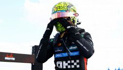 F1 Silverstone, Verstappen difende Piastri: "Penalità eccessiva". Norris si ferisce al volto