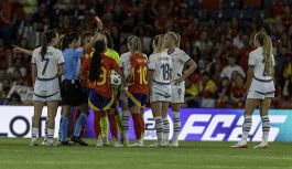 Spagna-Svizzera, moviola: Ferrieri Caputi fischia due rigori per la Roja ma succede di tutto, cosa ha fatto la Lehmann