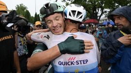 Tour de France, 17a Tappa: Milan rischiatutto sotto la pioggia, ma lo sprint è vincente. Punti pesanti per la maglia verde