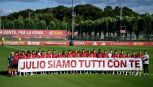 Roma striscione a Trigoria per Julio Sergio: i giallorossi si stringono al brasiliano dopo la morte del piccolo Enzo