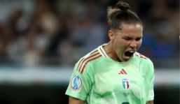 Europei femminili: Linari, festa infinita: laurea in hotel, i diritti civili e ora la semifinale, chi è la leader azzurra