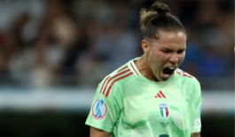 Europei femminili: Linari, festa infinita: laurea in hotel, i diritti civili e ora la semifinale, chi è la leader azzurra