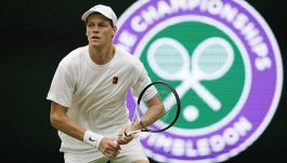 Wimbledon, Sinner parte piano poi strapazza Nardi e si conferma tabù azzurro: Jannik trova Vukic al 2° turno