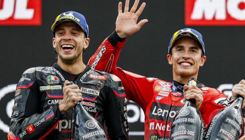 Pernat: "Marc Marquez fa quello che vuole". Bezzecchi si è preso l'Aprilia alla faccia di Martin. Acosta resta in Ktm