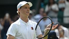 Wimbledon, Sinner dimentica Parigi e guarda oltre: Cahill svela il furto di dolci per digerire l’amaro Roland Garros