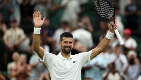 Djokovic frena la caduta delle stelle: Gauff ferma a Parigi, Rune fa una figuraccia, Zverev rivela problemi psicologici