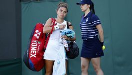 Wimbledon, Paolini sempre più in crisi: fuori anche in doppio con Errani. Sara a caccia di riscatto con Vavassori
