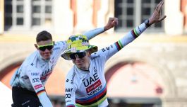Tour de France, tutto pronto per il solito duello Pogacar-Vingegaard. Speranze italiane riposte in Milan e Ganna