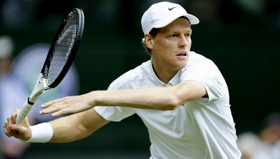 Wimbledon, Sinner senza pietà: un malconcio Martinez crolla in tre set. Jannik ora attende Dimitrov agli ottavi