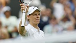 Wimbledon, Sinner supera Pietrangeli e Federer ma non si concede distrazioni nemmeno per l’amata F1 a Silverstone