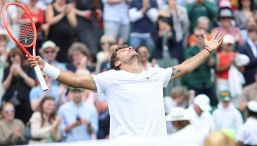 Wimbledon, Cobolli batte Cilic e vola ai quarti: le lacrime di papà Stefano e di Bove. Ora Flavio attende Djokovic