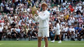 Wimbledon, Sinner: la frecciatina al fratello Mark e la rivincita dopo le sofferenze di Parigi. Alcaraz gli rende onore