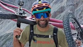 Andreas Tonelli precipita e muore in Val Gardena: le sue imprese in mountain bike avevano fatto innamorare i social