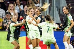 Europei femminili, l'Italia che piace e vince: vola in semifinale e fa impazzire il web