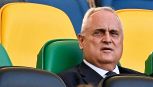 Lazio, la contestazione a Lotito diventa un caso politico: la protesta dei tifosi. Anche Insigne pronto a “tradire” Sarri