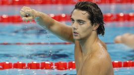 Mondiali, Ceccon d’argento con la staffetta: Martinenghi in finale col brivido, squalifica revocata. Curtis e 4x100 da record