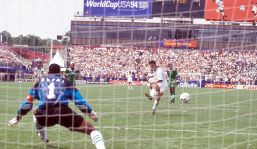 Nigeria: morto Rufai, il portiere che si rifiutò di diventare re, affrontò Maradona nella sua ultima ai Mondiali e fu beffato da Baggio