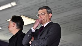 Juventus: Comolli bacchetta Douglas, manda un messaggio a Vlahovic e detta la condizione per l’arrivo di Sancho