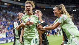 Mattarella applaude l'Italia femminile. Girelli in lacrime: "Ogni bambina ha il diritto di sognare". Gravina può respirare