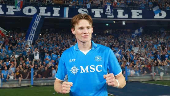 McTominay porta il Napoli a Wimbledon: "Con De Bruyne ancora più forti". Maxi offerta dall'Arabia per Scott