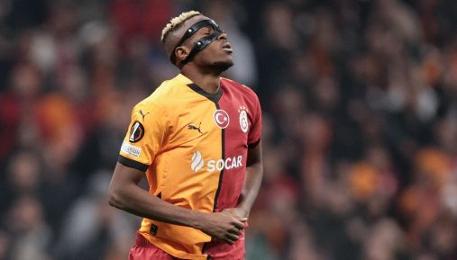 Osimhen al Galatasaray apre il valzer delle punte: il futuro di Vlahovic, Nunez, Lucca e Retegui
