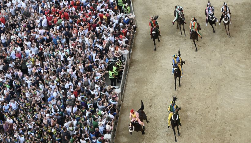 Palio di Siena, Tittia domina e conquista l'11ma vittoria in piazza: trionfa l'Oca, Diodoro vince al debutto