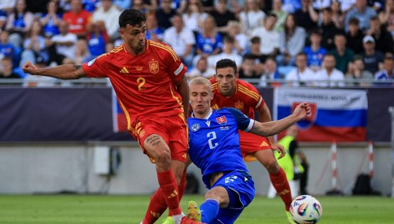 Milan, giallo Pubill: il precedente Atalanta spaventa, la mossa dei rossoneri. Vice Theo, assalto a Estupinian