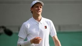 Sinner, vergognoso attacco dall'Inghilterra: 'Chi crede nello sport pulito tifa Djokovic'