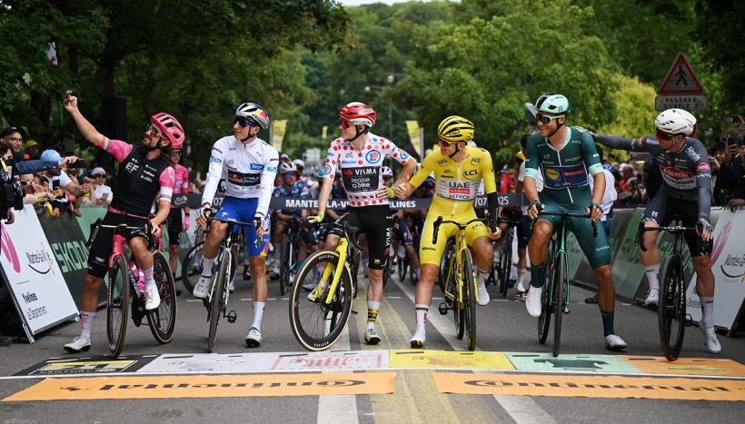 Tour de France, 21a tappa: Van Aert scappa sulla salita di Montmartre e fa il vuoto. Festa Pogacar e Milan